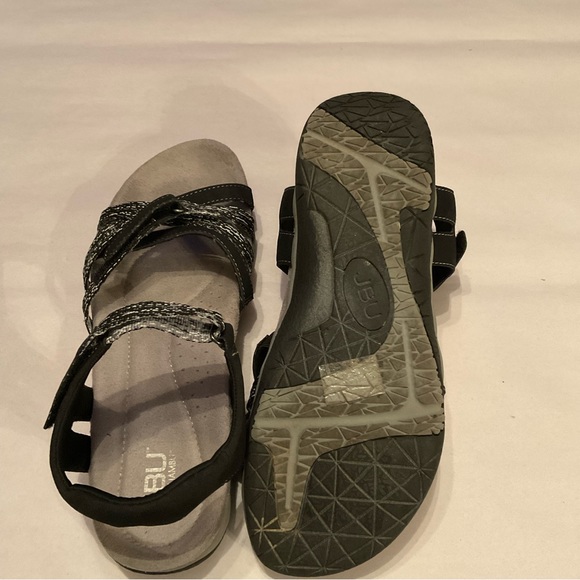 JBU by Jambu women’s Sonia flat sandal. Size 8. Black and White - Picture 7 of 8